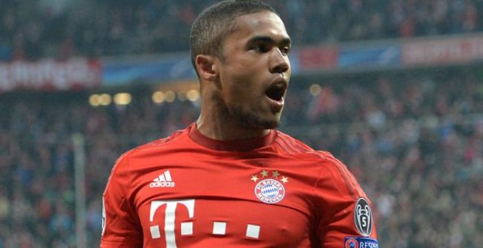 Douglas Costa má namierené do Premier League