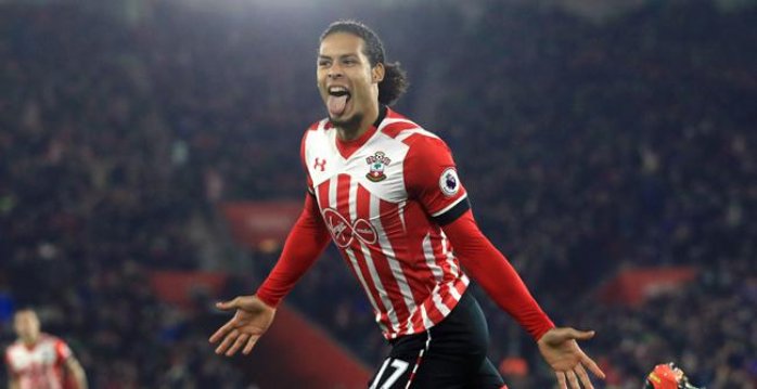 FC Liverpool sa ospravedlnil Southamptonu kvôli van Dijkovi