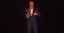 VIDEO: Ronaldo získal 5-krát v kariére Zlatú loptu. Na ceremónii mu tlieskali v stoji