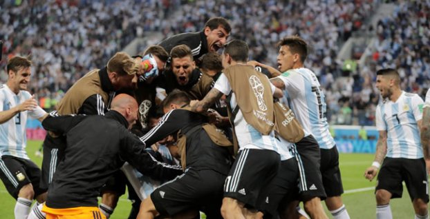 Argentínski futbalisti sa radujú
