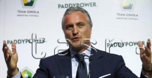 Futbal: Ginola nezískal podporu a z boja o post prezidenta FIFA vypadol