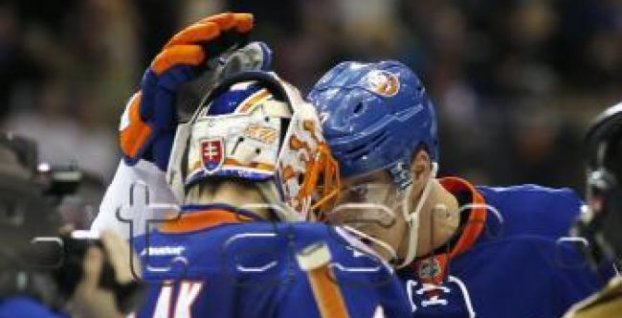 NHL: Halák vychytal triumf Islanders nad Torontom, Pánik 1+1 (2)
