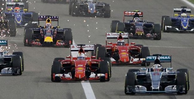 F1: Na Veľkej cene Bahrajnu triumf Hamiltona, už tretí v sezóne