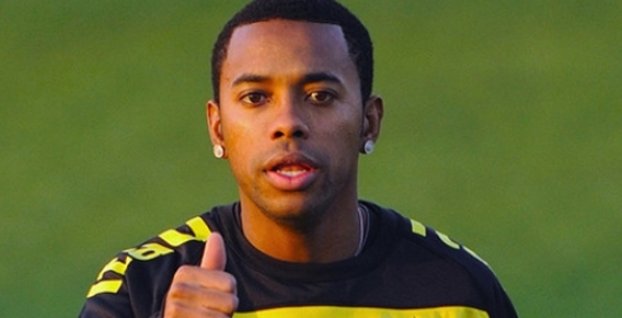 Manchester City&amp;#39;s Robinho seals AC Milan move