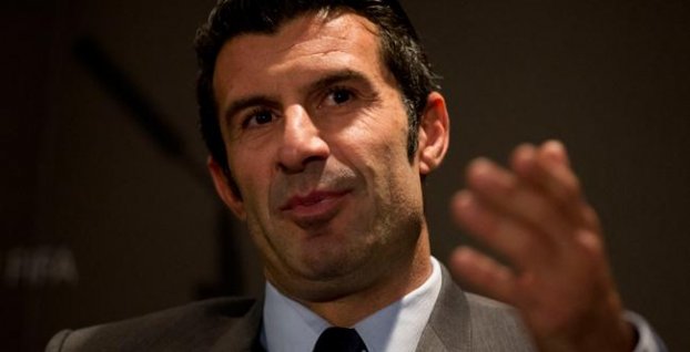 Figo nenastúpi v Zápase legiend UEFA za Barcelonu, tá ho v tíme nechcela