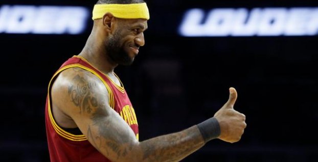 LeBron James predĺži zmluvu s Clevelandom o ďalší rok 