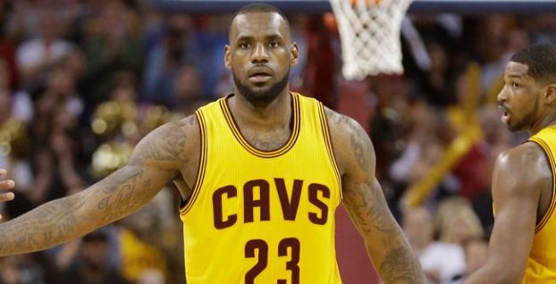 LeBron James predĺžil zmluvu s Cavaliers, za dva roky zarobí 47 mil. USD