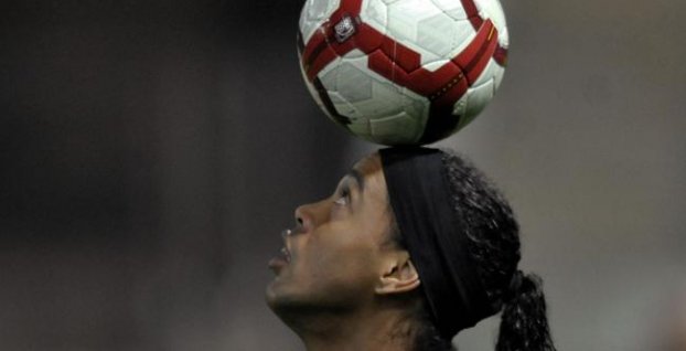 Ronaldinho sa opäť vrátil domov, podpísal s Fluminense