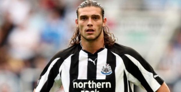 Andy Carroll prestupuje do Liverpoolu!