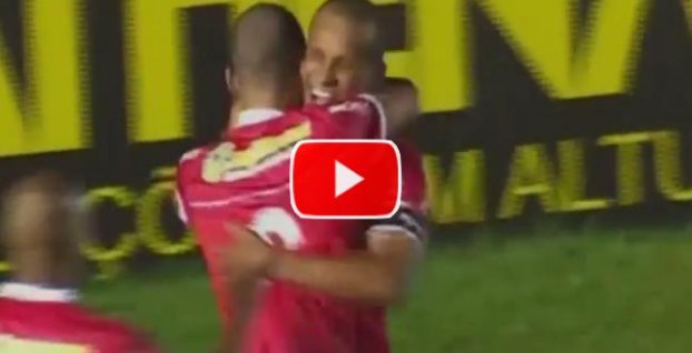 VIDEO: Fantastický návrat 43-ročného Rivalda: Strelil gól a na ďalšie prihral svojmu synovi!