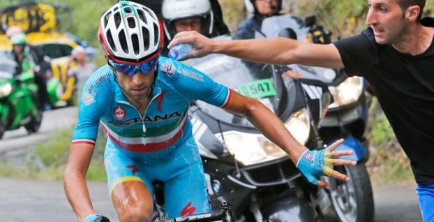 Náročnú 19. etapu vyhral Nibali, Quintana stiahol Froomea, Sagan stále zelený