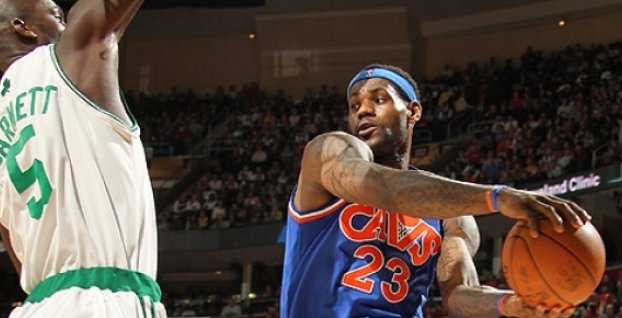 NBA: V šlágri noci zdolal Cleveland Boston o 11 bodov + Video TOP10 akcií