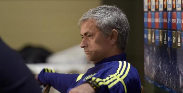 Mourinho stráca pôdu pod nohami, no vyhadzov by Chelsea neprospel