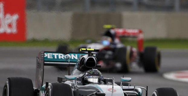 Pole position na VC Mexika pre Rosberga, druhý majster Hamilton