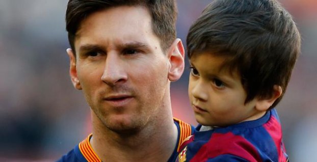 Najlepším hráčom aj útočníkom La Ligy Messi, cenu venoval synovi