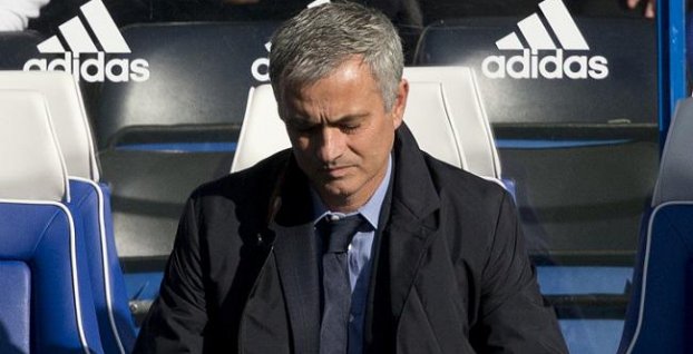 Mourinho prestal byť výnimočným, stal sa uplakaným, preto skončil