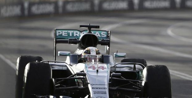 Hamilton si v kvalifikácii na VC Austrálie vyjazdil 50. pole position