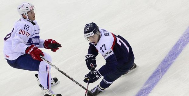 Francúzsky hokej napreduje. NHL má záujem o ďalšieho „galského kohúta“