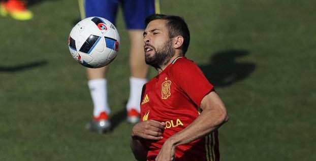 Jordi Alba sa neľútostne pustil do španielskych médií