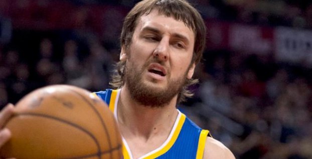 Warriors museli urobiť miesto pre Duranta. Odniesol si to Bogut