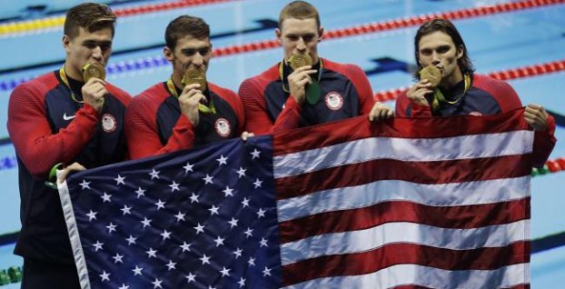 Famózny Phelps získal pri olympijskej rozlúčke rekordné 23. zlato!