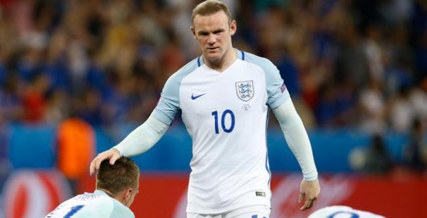 Rooney nastúpi proti Slovensku na staronovej pozícii