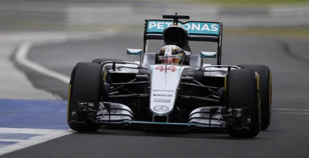 Kvalifikácia F1 v Sepangu patrila opäť jazdcom Mercedesu