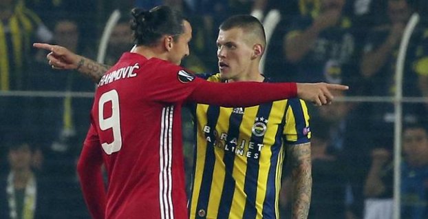 Škrtel po žltej karte a slovnej potyčke s Ibrahimovičom: „Normálne futbalové veci