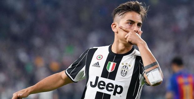 Prečo mal Paulo Dybala proti Barcelone čisto čierne kopačky?