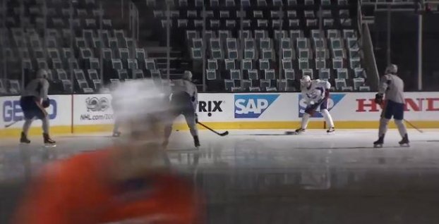 Edmonton musel v San Jose trénovať po tme a bez bránok! (+VIDEO)