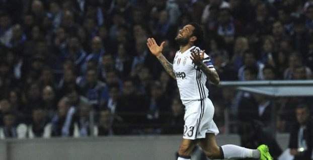 Dani Alves vie, prečo Juventus nedokázal poraziť vo finále Ligy majstrov 2015 Barcelonu