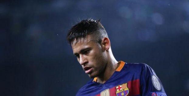 Barcelona vraj hľadá možnosť, ako predať Neymara. City, United a PSG si brúsia zuby