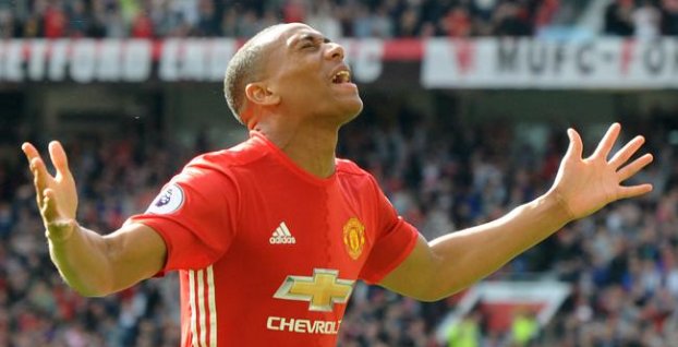 Martial poprel odchod z Manchestru United