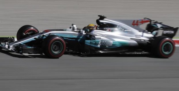 VC Monzy ovládli Mercedesy. Domáce Ferrari výrazne zaostávali