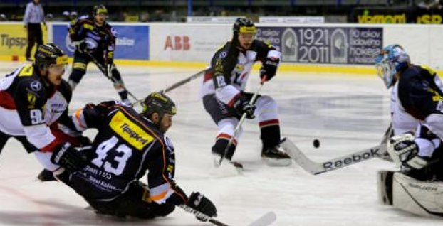 Hokejisti Košíc vyrovnali finálovú sériu proti Slovanu