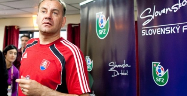MS 2010: Slovenský národ stojí po škandále pri trénerovi Weissovi