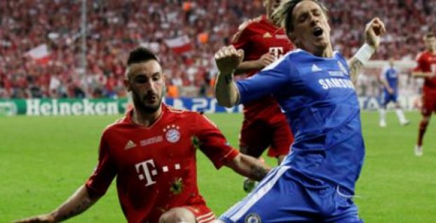 Futbalisti Bayernu nezvládli penalty, trofej získala Chelsea