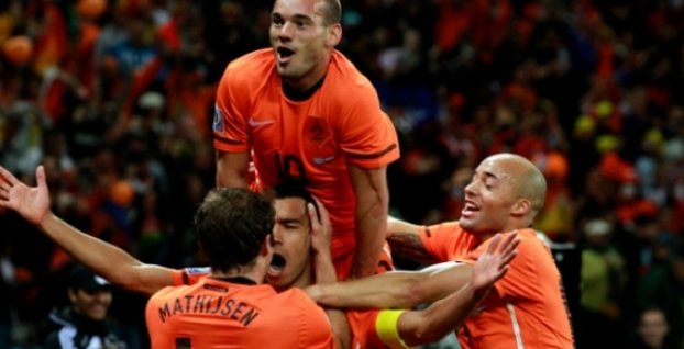 MS 2010: Do finále Holandsko po výhre 3:2 nad Uruguajom + Hlasy