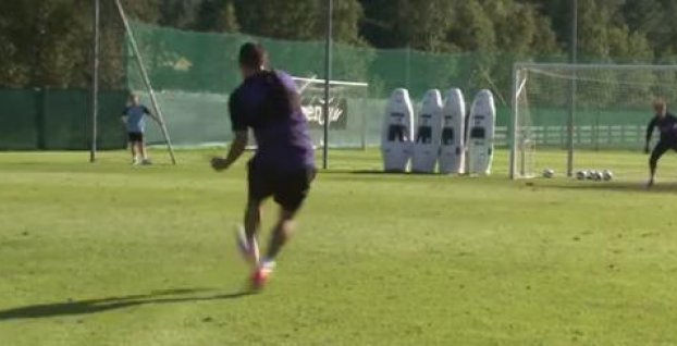 VIDEO DŇA: Aleksandar Kolarov trénuje priame kopy