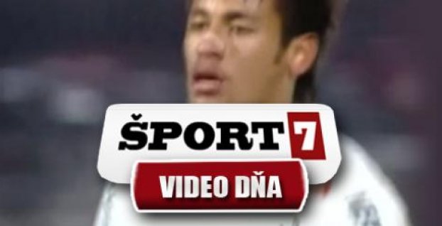 VIDEO DŇA: Dve tváre Neymara. Najprv skvelý trik, potom trápne simulovanie. 