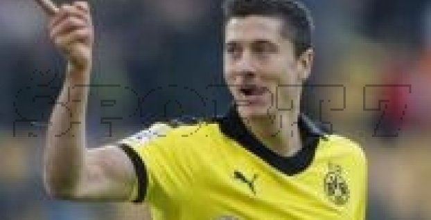 Bayern popiera podpis zmluvy s Lewandowskim