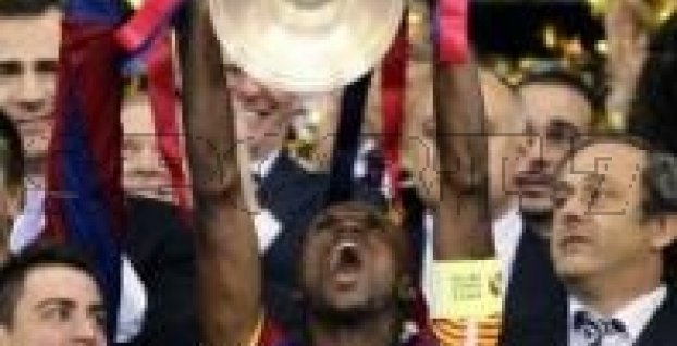 Eric Abidal po šiestich sezónach opúšťa Barcelonu!