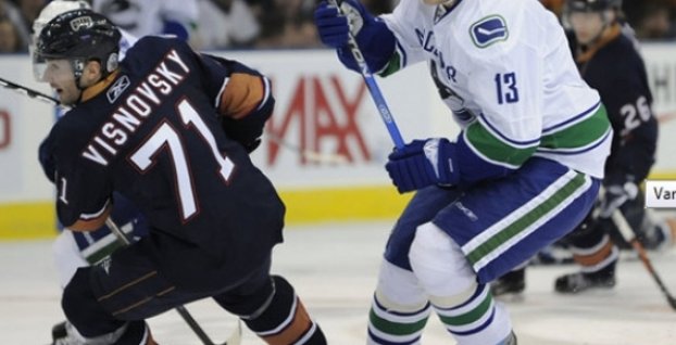 NHL: Pôjde Ľubomír Višňovský do Bostonu Bruins k Chárovi a Šatanovi?