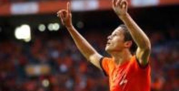 Afellay po operácii nohy, absentovať bude štyri mesiace