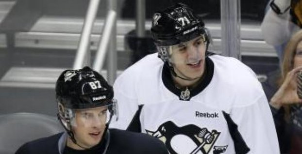 Crosby má druhú Art Ross Trophy, Ovečkin top strelcom