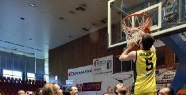 Basketbal: Prievidza nenastúpila na zápas, o osude finále rozhodne HK SBA (2)