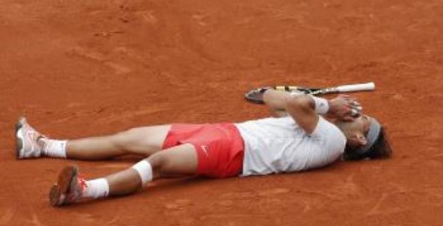 Nadal zdolal v repríze vlaňajšieho finále Ferrera, je v semifinále