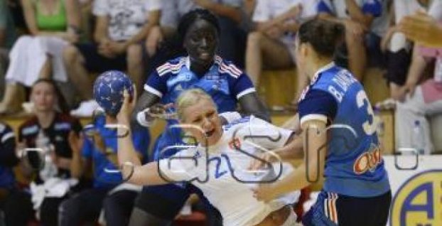 Hádzaná: Slovenky remizovali s Francúzskom 24:24 a postúpili na ME