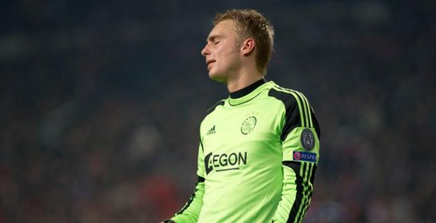 Cillessen sa ospravedlnil tímu za reakciu pri striedaní brankárov