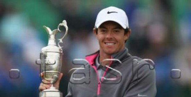 Golf: McIlroy premiérovo triumfoval na British Open, zarobil aj jeho otec